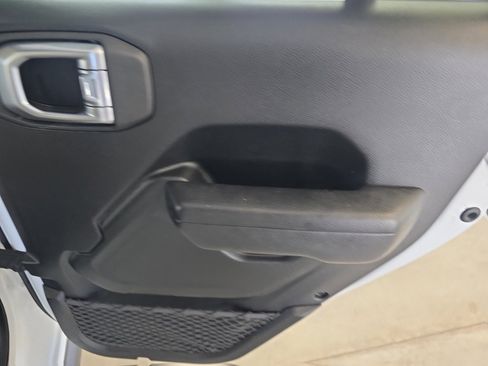 Used 2023 Jeep Gladiator Sport AWD/4WD image 20