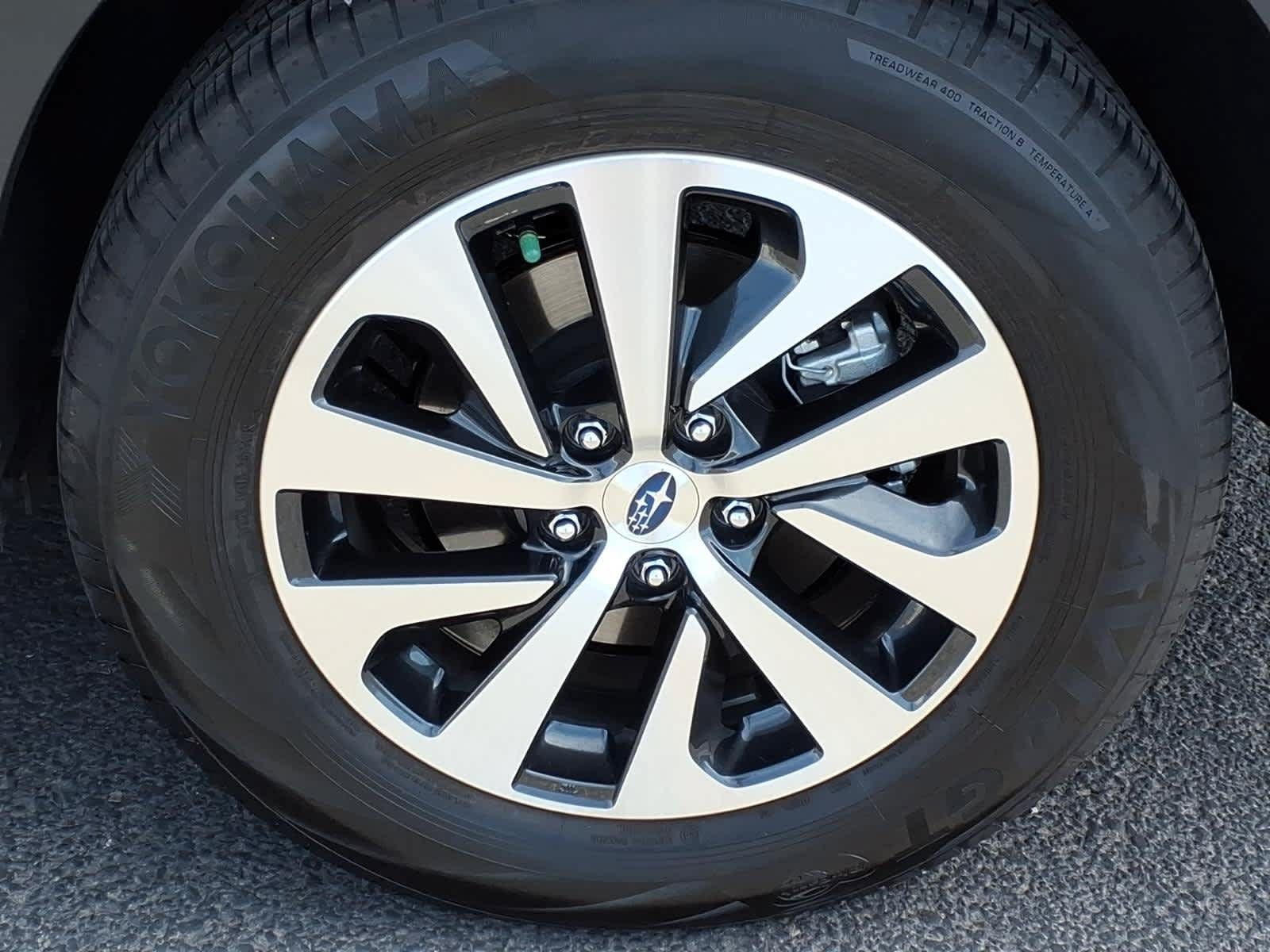 Used 2025 Subaru Outback Premium w/ Popular Package #1A AWD/4WD image 12