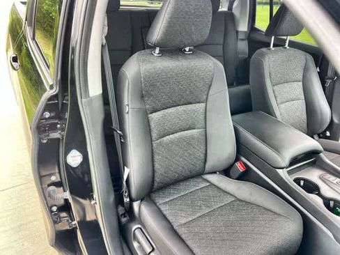 Certified 2025 Honda Ridgeline Sport image 12