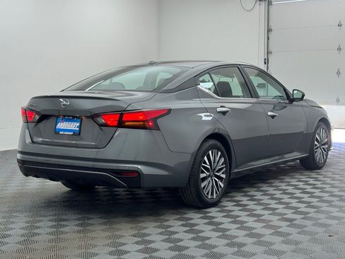 Used 2025 Nissan Altima 2.5 SV FWD image 5