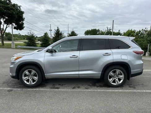 Used 2016 Toyota Highlander Limited AWD/4WD image 2