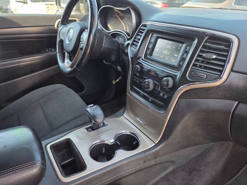 Used 2015 Jeep Grand Cherokee Laredo w/ Quick Order Package 23E AWD/4WD image 16