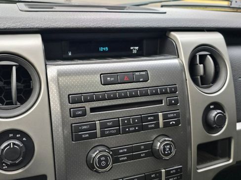 Used 2011 Ford F150 Raptor w/ SVT Exterior Graphics Pkg image 27