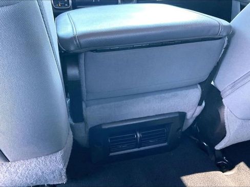 Used 2019 RAM 1500 Classic SLT w/ Luxury Group AWD/4WD image 11
