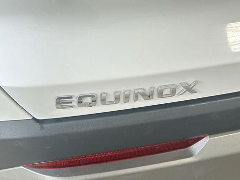 Used 2026 Chevrolet Equinox LT FWD image 10