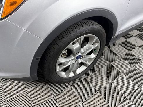 Used 2015 Ford Escape Titanium w/ Equipment Group 301A AWD/4WD image 9