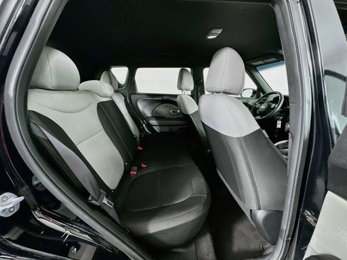 Used 2019 Kia Soul FWD image 24