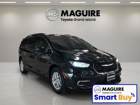 Used 2022 Chrysler Pacifica Touring-L image 7