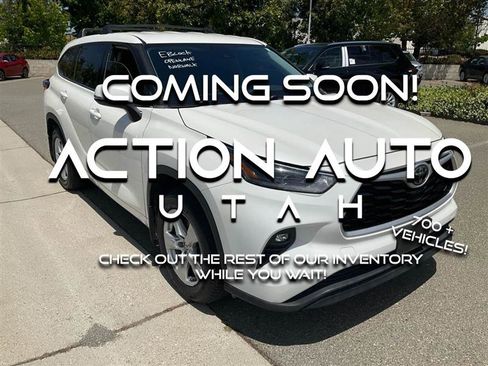 Used 2021 Toyota Highlander LE AWD/4WD image 1