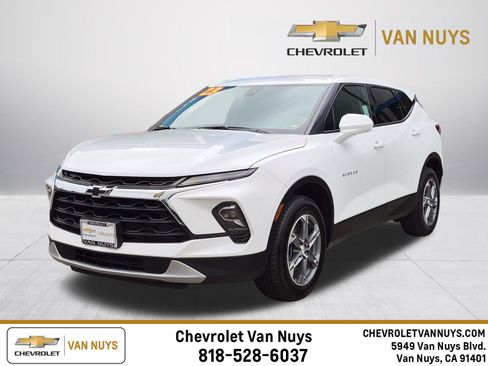 Used 2023 Chevrolet Blazer LT FWD image 1