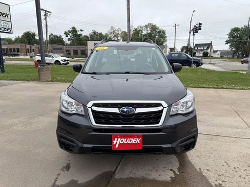 Used 2018 Subaru Forester 2.5i w/ Alloy Wheel Package AWD/4WD image 2
