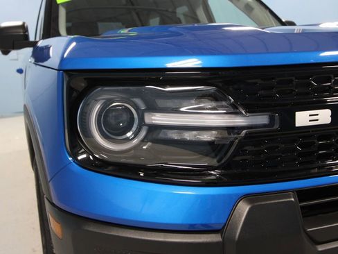 Used 2025 Ford Bronco Sport Outer Banks w/ Outer Banks Tech Package+ image 36