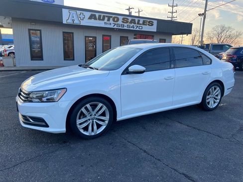 Used 2019 Volkswagen Passat 2.0T Wolfsburg w/ Wheels & Sunroof Package image 2