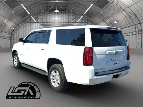 Used 2017 Chevrolet Suburban LS w/ Enhanced Driver Alert Package RWD image 5