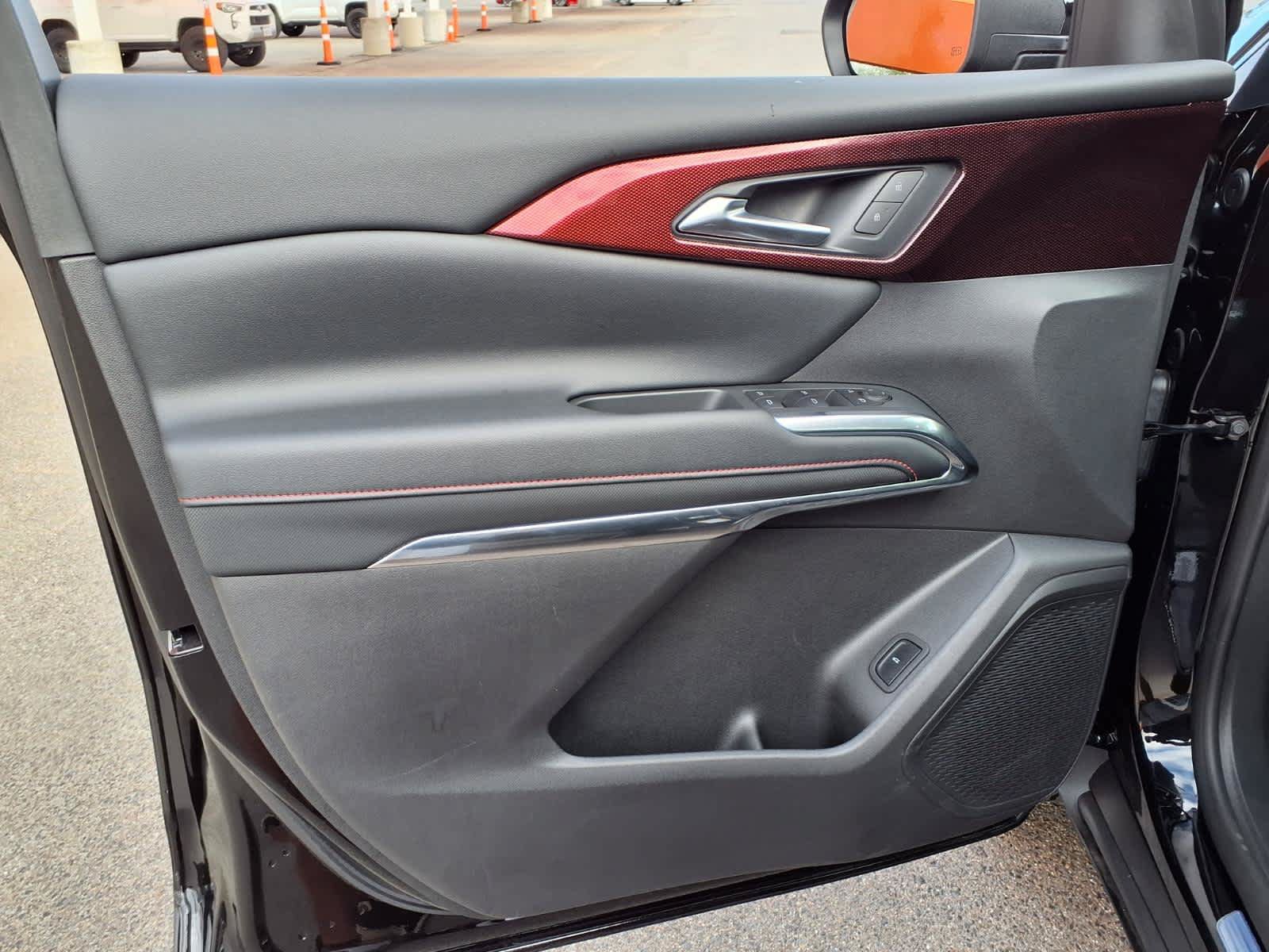 Used 2026 Chevrolet Traverse Z71 w/ LPO, Floor Liner Package AWD/4WD image 15