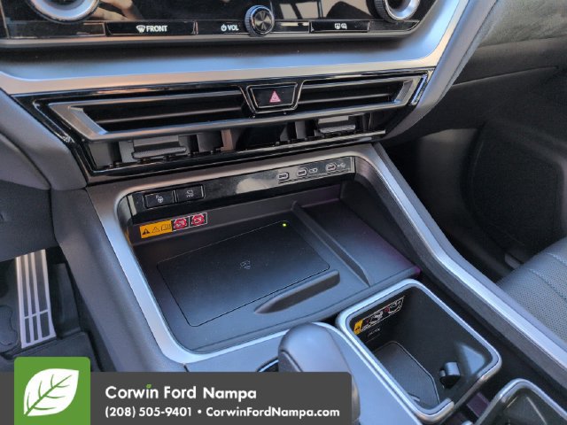 Used 2025 Lexus TX 500h AWD w/ Technology Package image 17