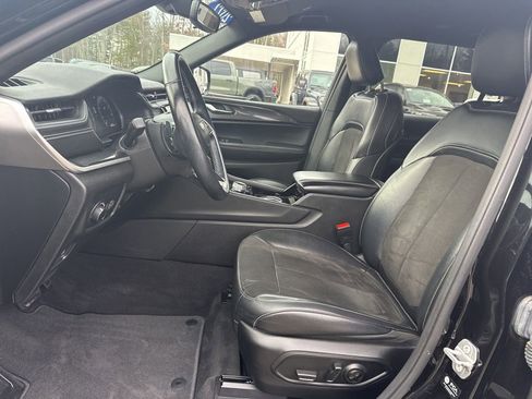 Used 2022 Jeep Grand Cherokee L Laredo image 14