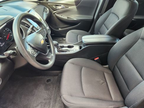 Used 2025 Chevrolet Malibu LT FWD image 13