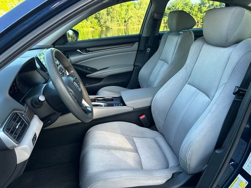 Used 2019 Honda Accord EX image 14