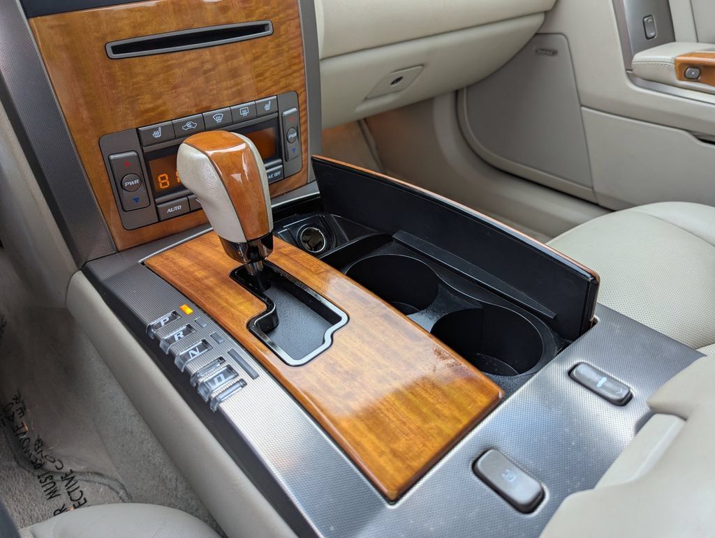 Used 2006 Cadillac XLR RWD image 27