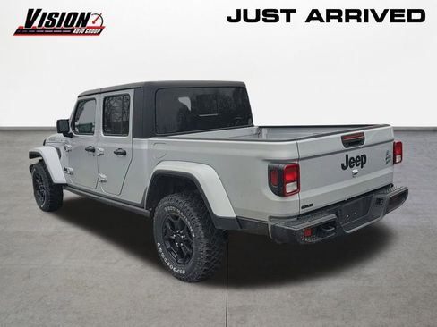 Used 2022 Jeep Gladiator Willys image 7