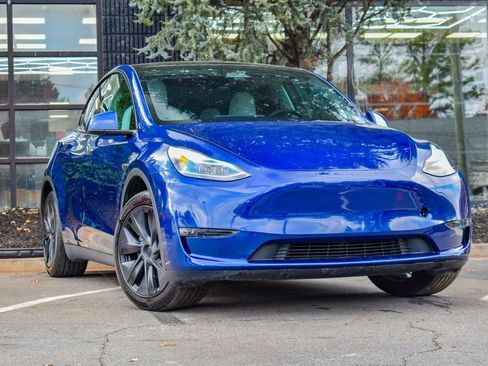 Used 2024 Tesla Model Y Long Range image 6