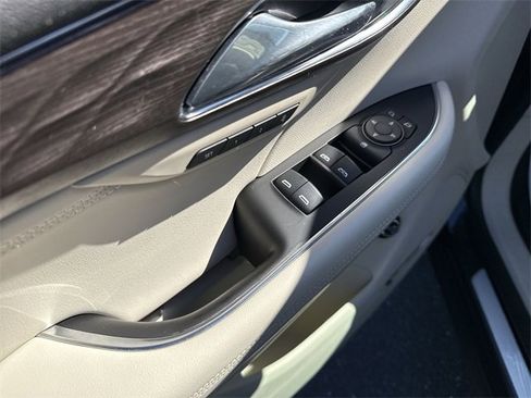 Used 2021 Buick Envision Avenir w/ Technology Package II image 23