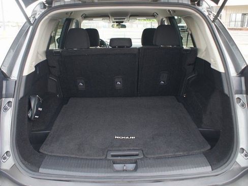 Used 2023 Nissan Rogue S image 16