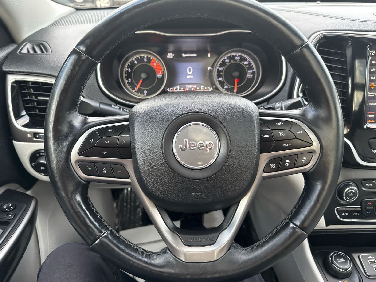 Used 2019 Jeep Cherokee Limited w/ Luxury Group AWD/4WD image 20