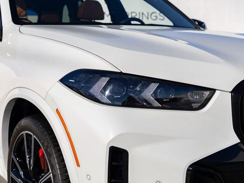 Used 2024 BMW X5 M60i image 10