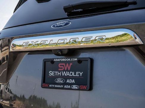 Certified 2023 Ford Explorer XLT w/ Equipment Group 202A RWD image 10