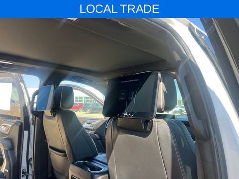 Used 2023 Chevrolet Suburban Premier AWD/4WD image 19