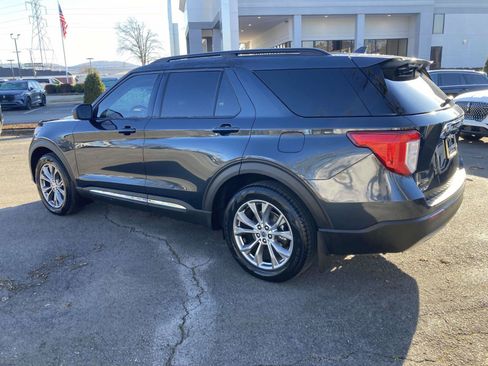 Used 2022 Ford Explorer XLT w/ Equipment Group 202A image 8