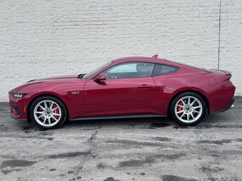 Used 2024 Ford Mustang GT Premium image 8