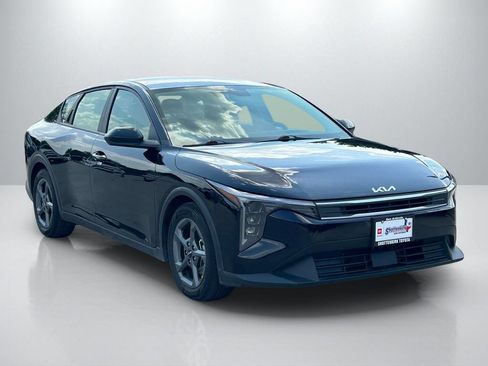 Used 2025 Kia K4 FWD image 3