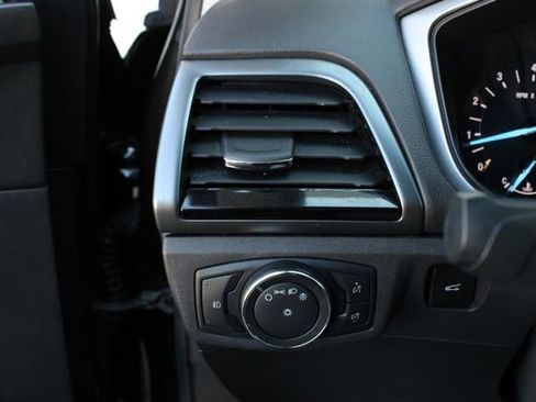 Used 2014 Ford Fusion SE w/ Equipment Group 201A image 9