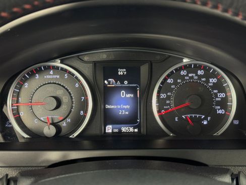 Used 2017 Toyota Camry SE image 17