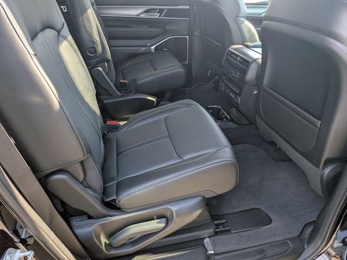 New 2026 Jeep Grand Wagoneer L Limited AWD/4WD image 31