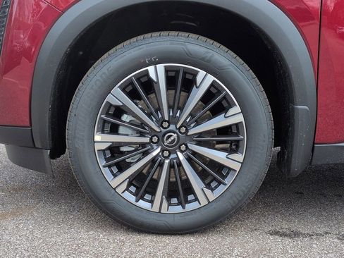 New 2026 Nissan Pathfinder Platinum image 13