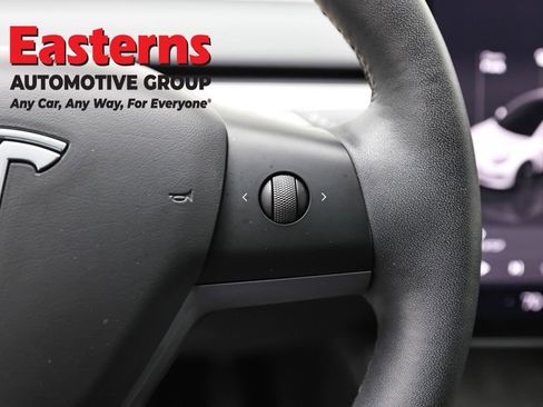 Used 2023 Tesla Model 3 Standard Range image 16