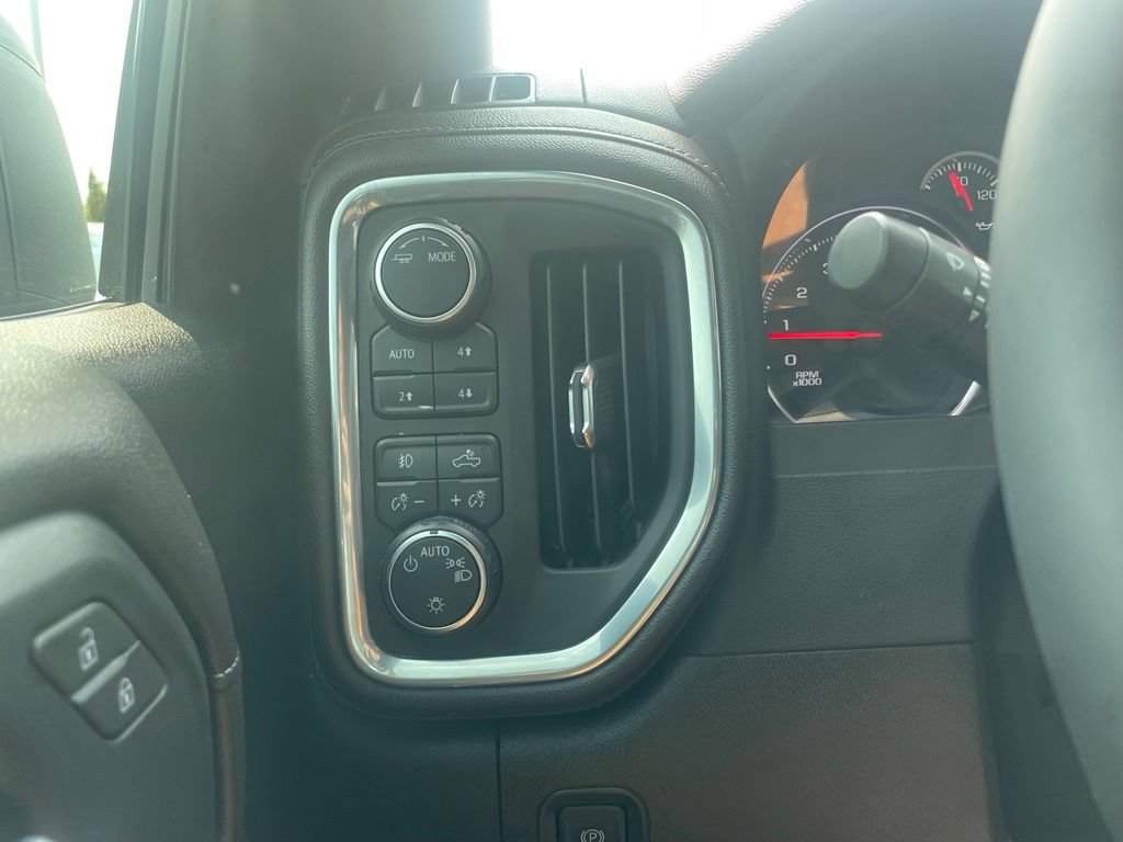 Used 2022 Chevrolet Silverado 1500 RST AWD/4WD image 12