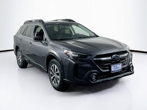 Used 2023 Subaru Outback Premium image 3