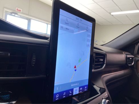 Used 2022 Ford Explorer King Ranch w/ Class IV Trailer Tow Package image 32