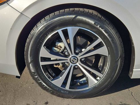 Used 2022 Nissan Sentra SV image 13