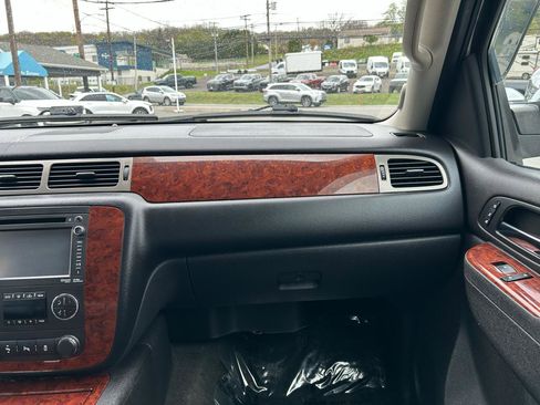 Used 2013 Chevrolet Suburban LTZ AWD/4WD image 26