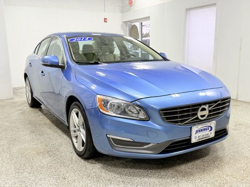 Used 2014 Volvo S60 T5 image 1