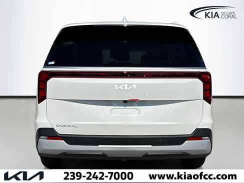 New 2026 Kia Carnival EX image 4