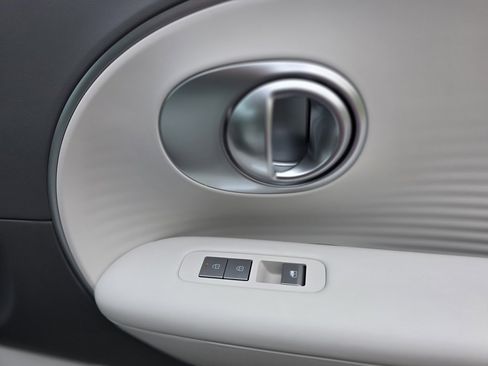 New 2026 Hyundai Ioniq 9 SE image 16