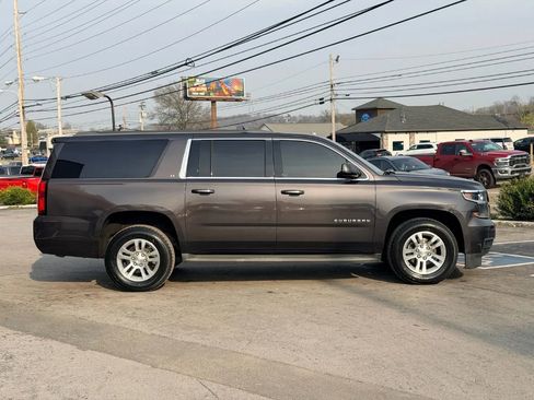 Used 2015 Chevrolet Suburban LT RWD image 7