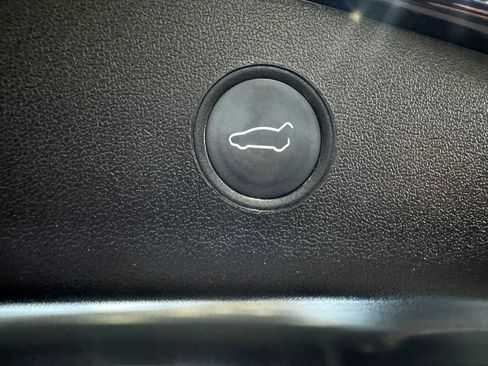 Used 2022 Tesla Model 3 Long Range AWD/4WD image 38